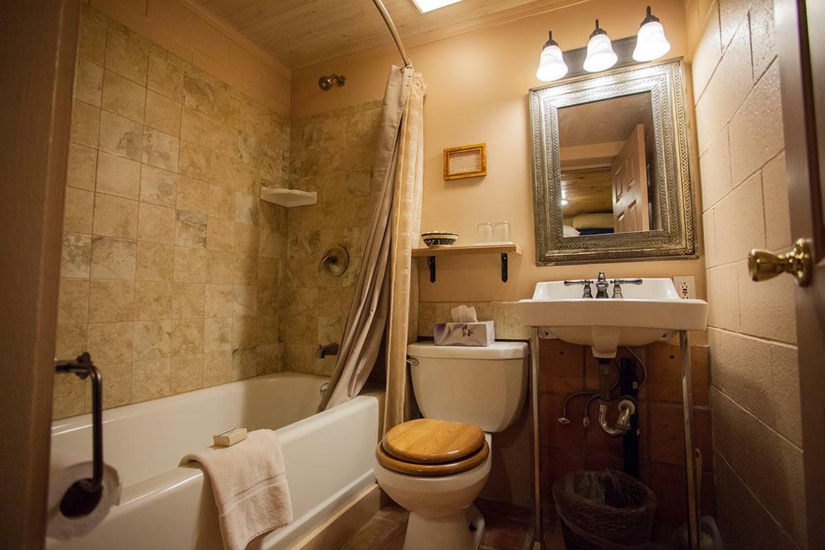 מואב Castle Valley Inn מראה חיצוני תמונה