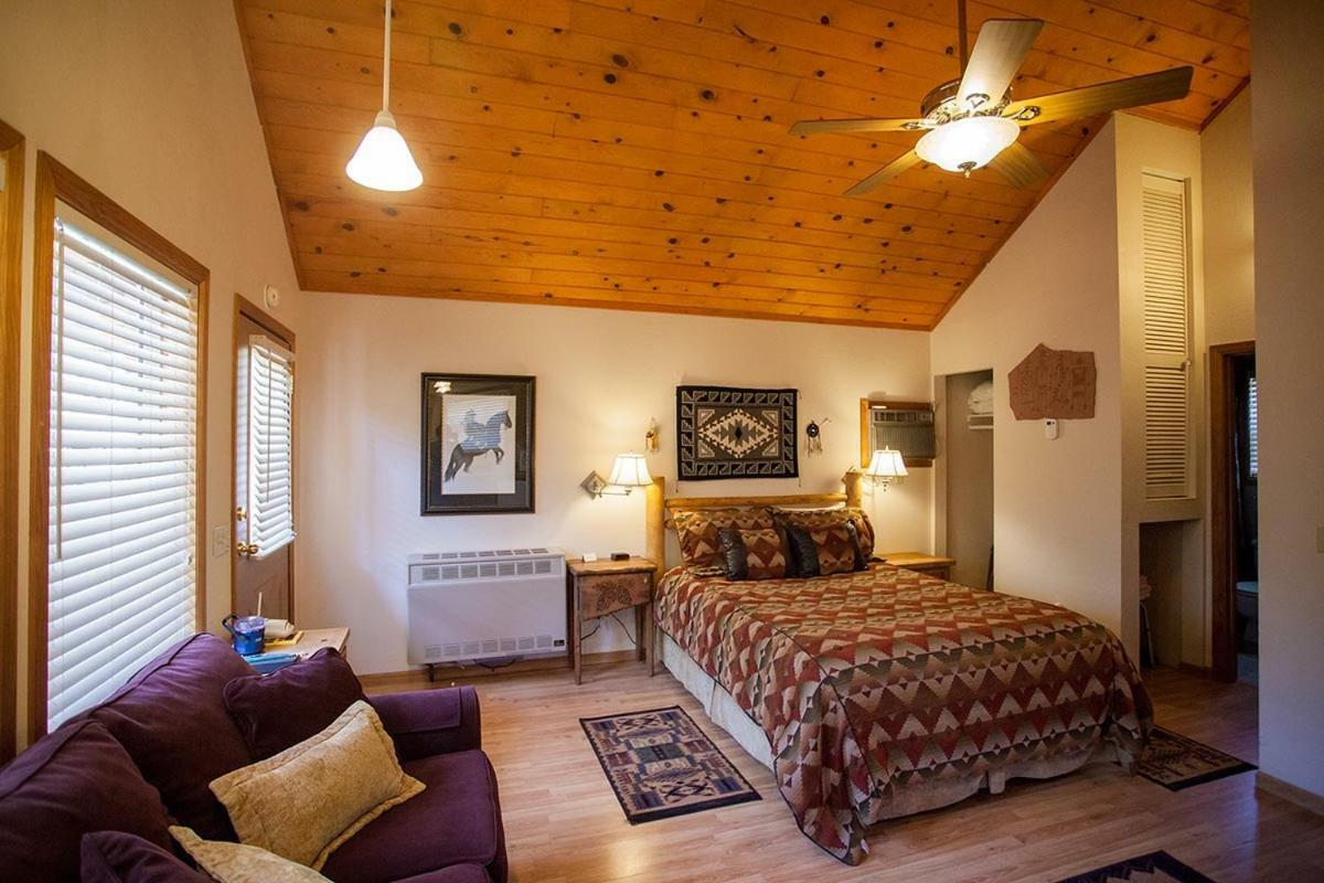 מואב Castle Valley Inn מראה חיצוני תמונה