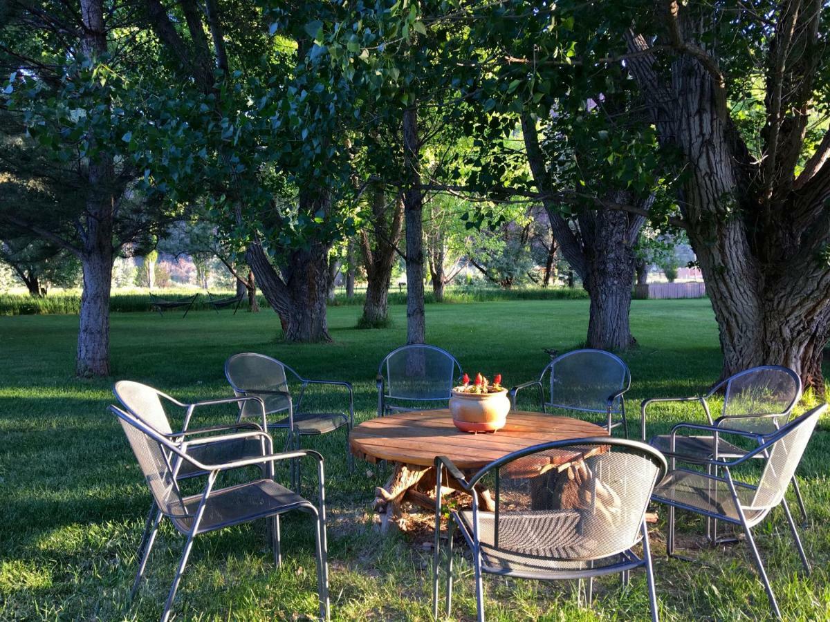 מואב Castle Valley Inn מראה חיצוני תמונה